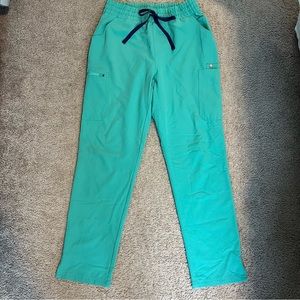 Figs Kade Cargo Scrub Pants in Surgical Green